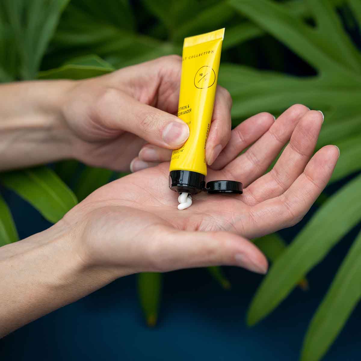 Citron & Coriander Hand Cream - 25ml - Image 4
