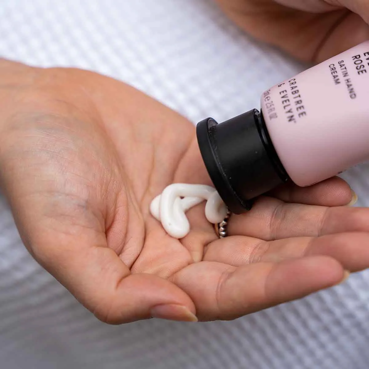 Satin Hand Cream - 25ml - Image 3